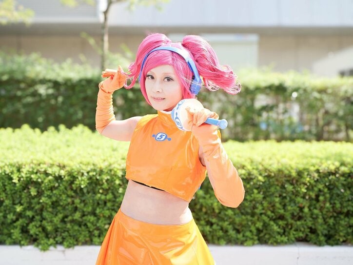 [Photos/Images] Space Channel 5's Ulala Cosplay: Handmade Costume & Props Recreate the Vibrant Cosmos! 1st