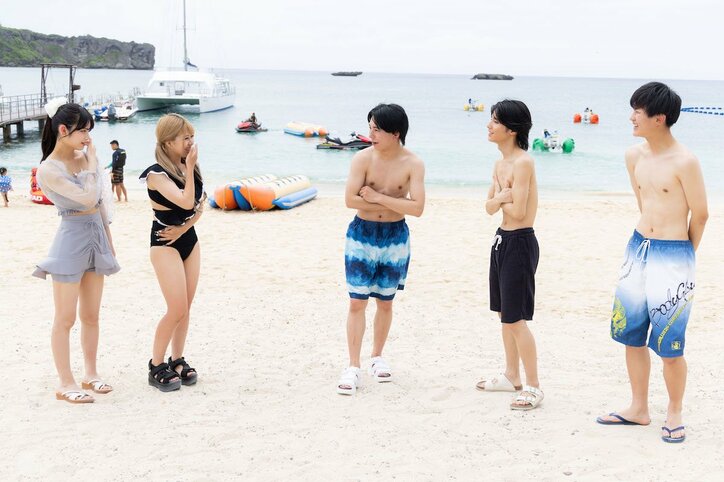 金髪ギャル＆清楚系女子高生の水着姿に男子大興奮「めっちゃ可愛いんだけど！」