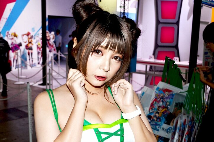 TGS、今年も開幕！CAグループブースには、新作タイトルのコスプレコンパニオンも