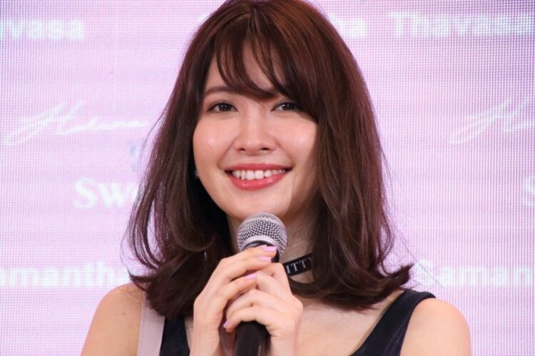 写真・画像】小嶋陽菜、大先輩・梨花との対談実現に歓喜「ほんとにチャーミングな方」 1枚目 | エンタメ総合 | ABEMA TIMES |  アベマタイムズ