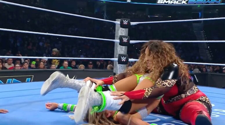 120キロ“超重量級”女子レスラーが受難…恥ずかし固めで相手の臀部が顔に→自身の“ケツ爆弾”も失敗で踏んだり蹴ったり