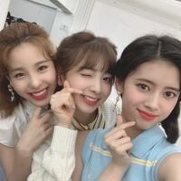 「MARIMIしか勝たん」「最強トリオ」NiziUマコ＆ミイヒ＆リマの3ショットに歓喜の声