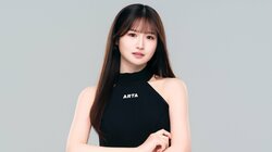 現役RQ「ずっと着てみたかった」 “映える”最新レーシングスーツ着用で激変した姿に反響「女性用あるんだ」「めちゃカラフル」