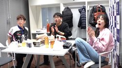 「うおー！」美女モデル雀士・岡田紗佳、“自宅風”の私服応援で仲間のアガリに全力びっくり顔「マジで！？」／麻雀・Mリーグ