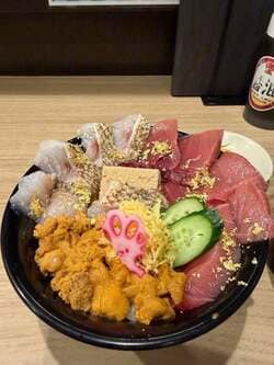 堀ちえみ、近江町市場で夫と海鮮丼を堪能「唸ってしまいました！」