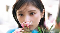 乃木坂46与田祐希、3rd写真集から『FLASH』で独占先行カット 表紙＆巻頭飾る