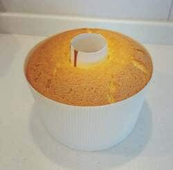  小倉優子、花割れしないシフォンケーキを公開「美味しそう」「綺麗」の声 