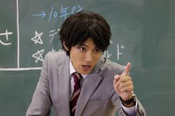 「友達は需要と供給で成り立つんだよ！」頼田朝日（山田裕貴）の“狂気の授業”に視聴者騒然！「ゾクゾクする」『先生を消す方程式。』フライングドラマ第2話