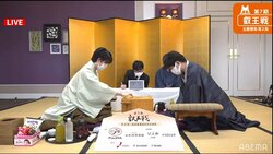 藤井聡太叡王VS出口若武六段 千日手指し直し局開始／将棋・叡王戦五番勝負第2局