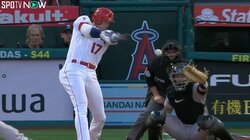 大谷翔平の女性ファンに「当たったら死んじゃう笑」ツッコミ殺到 プラカードの内容にファン注目 大谷は連日の“弾丸”ヒット＆今季初盗塁も