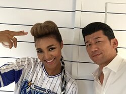 クリスタル・ケイがハマスタで始球式　番長・三浦ばりのリーゼントで登板