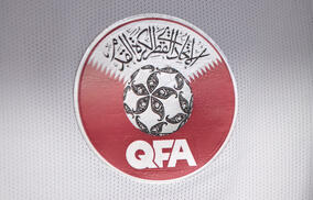 開催国カタールがW杯用ユニフォームを発表　ホームは国旗、アウェイは真珠と美しい海岸線をイメージ