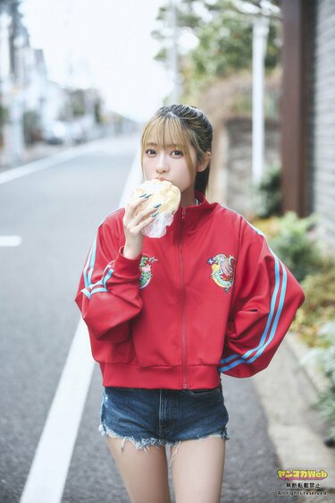 ミスマガジン2022 読者特別賞”三野宮鈴の“自然体”な姿 『ヤンマガ』巻