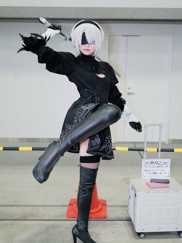 A Striking One-Legged Pose: NieR:Automata's 2B Cosplay—What Was