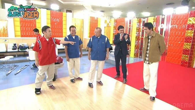 【写真・画像】アキレス腱を断裂していた岡村隆史の“助っ人”に極楽とんぼ・山本圭壱が登場 『鶴ナイ2024』をプレイバック　2枚目