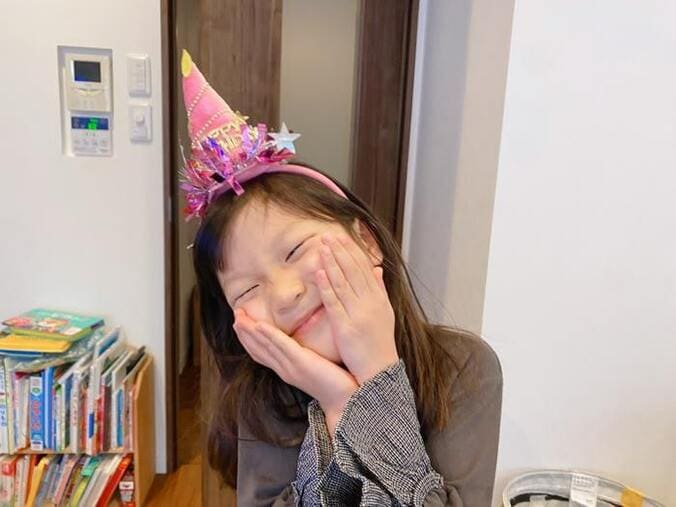  エハラマサヒロの妻、三女が7歳の誕生日を迎えたことを報告「やりたい事がたくさんある」  1枚目