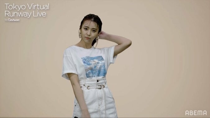 欅坂46小林由依があどけない笑顔で魅了！ 土生瑞穂はブラックコーデでクールにウォーキング【TVRL】 4枚目