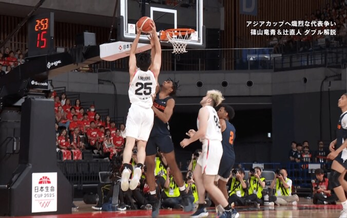 ダンクを狙う川島悠翔