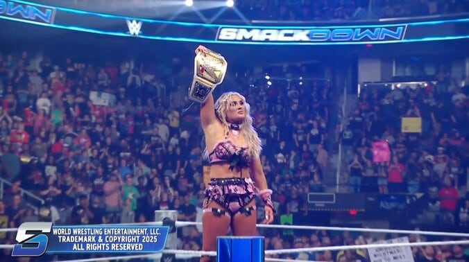 王座を防衛したティファニー