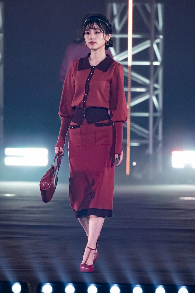 日向坂46、TGC×DASADAコラボステージに登場！ ハッピーオーラ振りまくランウェイでおひさま魅了 24枚目