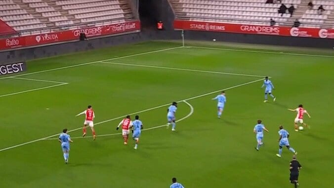 「とんでもないゴラッソ！」中村敬斗、今季7点目！シーズンベストゴール級弾丸ゴラッソにファン歓喜「スーパーミドル炸裂」「無双が止まらない！」 4枚目