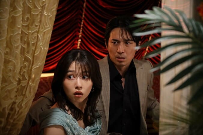 【写真・画像】「枕営業」の証拠映像がスクリーンに 同僚が仕組んだ“公開処刑”に不倫妻（桜井日奈子）が絶叫「止めてよ！」 『余命3ヶ月のサレ夫』第4話　1枚目
