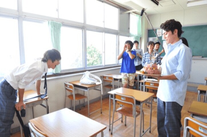 窪田正孝バースデー『僕やり』共演者から特大しゃもじ&肉ケーキ「マジか~!」