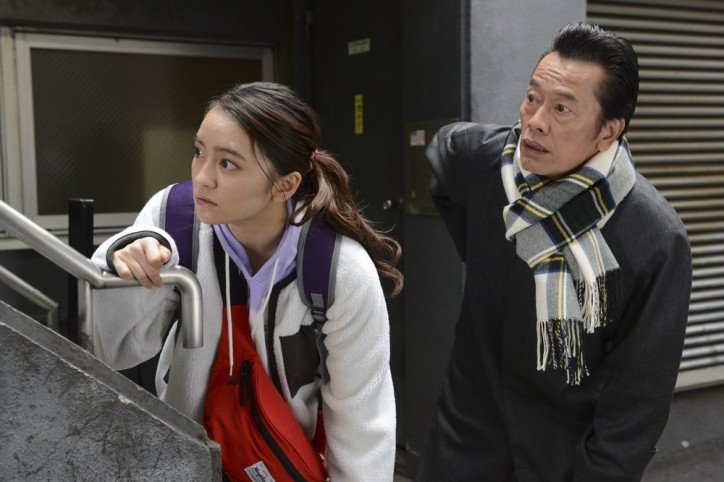 岡田結実、連続ドラマ初主演で妖精役の遠藤憲一と恋人よりも密な距離に　「おじさんのかわいさに癒されます」