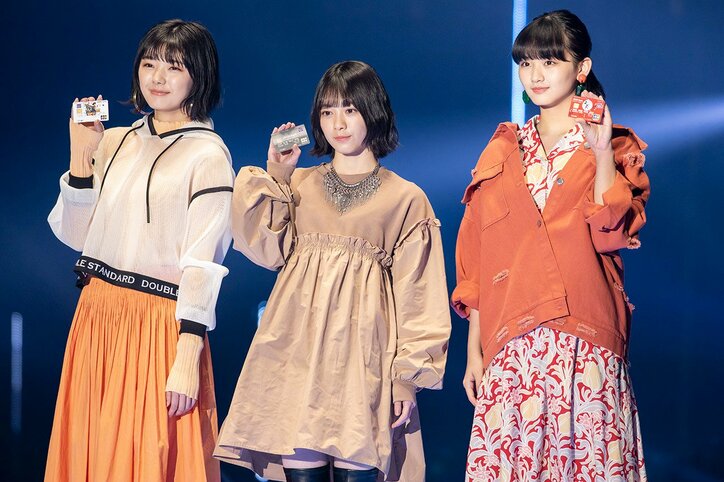 欅坂46がTGCに登場、グループ最年少・山崎天が“笑顔”でランウェイデビュー 1枚目
