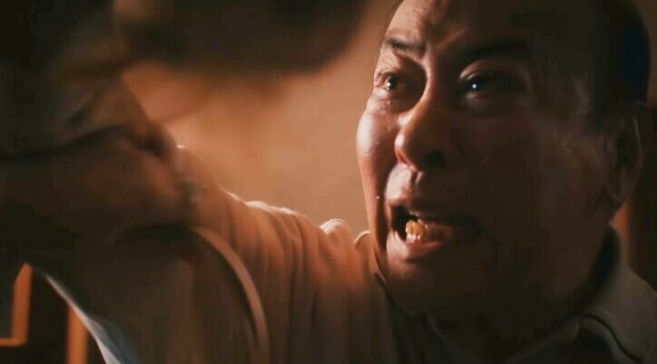 ヒコロヒー、日向坂46齊藤京子の叔母役で『泥濘の食卓』出演！DV親父・モト冬樹に抵抗＆ハゲ頭を殴りつける