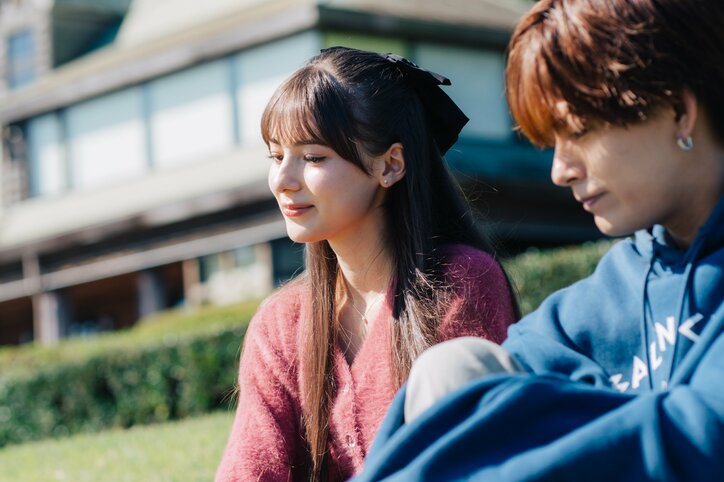 【写真・画像】初グラビアが話題の高1美女、イケメン男子と告白成立!満面の笑みで熱烈ハグ「気づいたら大好きに」『キミオオカミ』最終回 2枚目