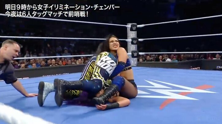 【映像】「回りすぎ」美女レスラーの“超回転”技