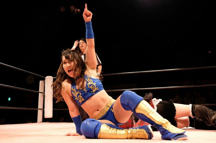 “筋肉アイドル”才木玲佳、山下実優と圧巻の蹴り合い！　「育ててもらった」東京女子でラストマッチ