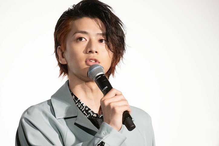 片寄涼太、鈴木伸之、町田啓太、佐野玲於ら“王子たち”が白石聖の似顔絵で対決!『PRINCE OF LEGEND』初日舞台挨拶