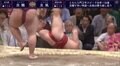 新入幕・炎鵬、勝ち越しに2度足踏み…　土俵下に頭から転落、館内ため息