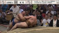 【映像】館内を感動に包んだ休場明け力士の“死闘”