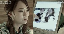 彼女が浮気相手に嫉妬！水着美女とイチャつく彼氏に「あんなに笑ってる写真持ってない」『隣恋3』第4話