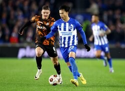 三笘薫「ひと晩中本当に脅威」欧州リーグ先発フル出場で英メディアが高評価　ブライトンは87分の劇的ゴールで16強進出