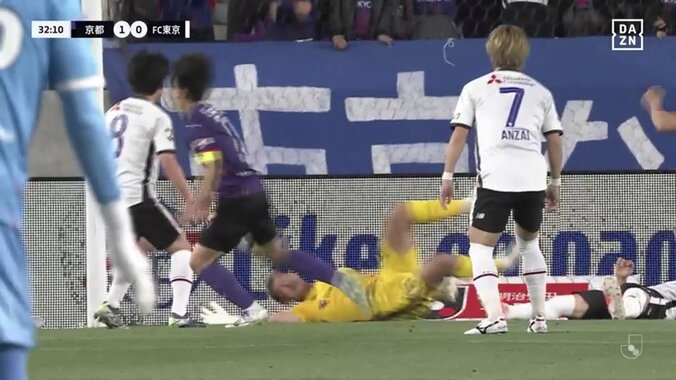 「なんで対策できない？」「ボーナスゲームすぎだろ」FC東京、セットプレーでの“簡単な失点”にサポーターから厳しい声「クロスから何回失点すれば気が済むんだ」 3枚目