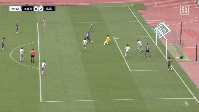 「何やってんだ…」FC東京守護神が“衝撃キックミス”で痛恨失点！「スカッちゃったね…」「擁護できん」「定期的にポカする」チームメイト唖然＆ファン落胆 5枚目