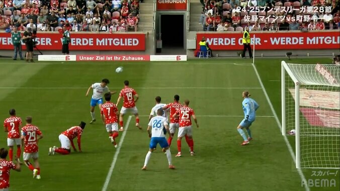 「背筋が半端ない！」日本代表FWの“ノージャンプ絶妙ヘッド”にスタジアム騒然「めちゃくちゃいいコース」町野修斗がバックアップからゴール強襲の瞬間 3枚目