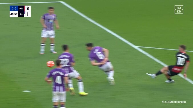 「浅野やべぇ」浅野拓磨、卓越したトラップ＆グラウンダーパスで決勝点をアシスト「良く見えてたな」冷静すぎる判断で違いを見せつけた瞬間 3枚目