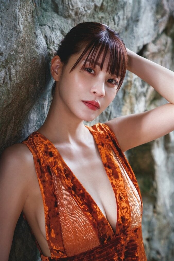 “レジェンドグラドル”岸明日香、5年ぶり5冊目の写真集が発売 「初めてのベトナムで開放感いっぱいの集大成」 3枚目
