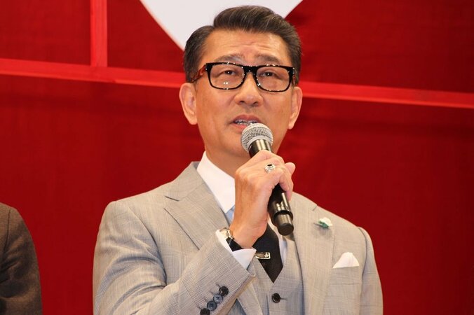 ドランク塚地、舞台挨拶で財布紛失を嘆く「青の長財布なんです」 6枚目