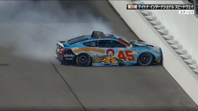 「おまえ何周目だと思ってるんだ！」 抜けてないのに左へ…大クラッシュ招いた物議を醸す“動き”に解説者苦言「クリアと言わないと」 2枚目