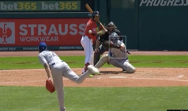 【写真・画像】お前、覚えとけよ… 死球にブチギレ！「怖すぎる」「めっちゃ睨んでる」ぶつけた投手が大はしゃぎ→試合終了後に“一触即発”　1枚目