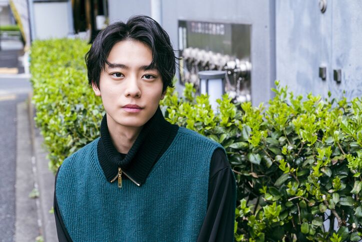 北村匠海&井上祐貴が俳優業の“沼”エピソードを語る「子役時代、あくびで目を潤ませて…」映画『明け方前の若者たち』インタビュー