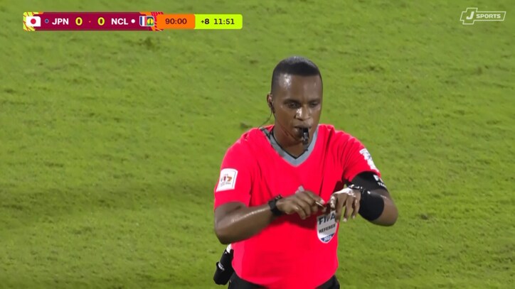 リクエストを受けて主審は映像判定へ