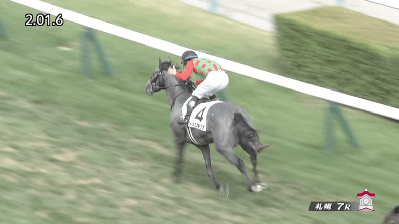 「ぽんぽん連打も…」未勝利戦での“渾身ガッツポーズ” 惜敗続きにピリオド、師匠の馬を勝利に導いた騎手の姿にファン胸熱「気持ちが伝わった」