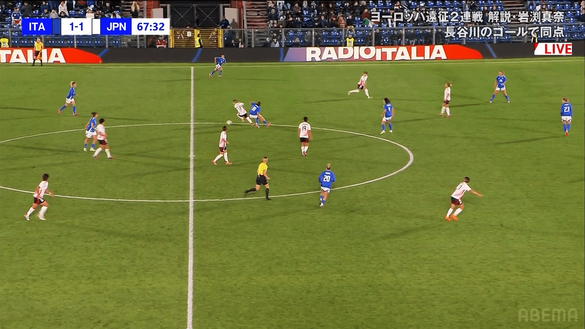 【写真・画像】「すごい音したぞ…」なでしこDFに衝撃アクシデント…至近距離クロスが顔面直撃「痛すぎる」「大丈夫か？」守屋都弥をファン心配　1枚目